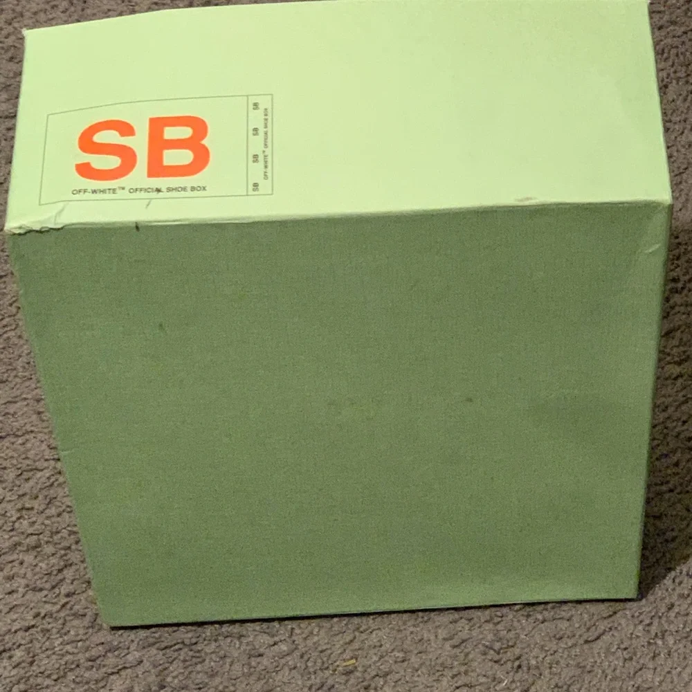 OFF-WHITE BOX 📦 JUST BOTTOM